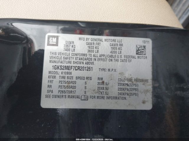 GMC Yukon Denali Image 8