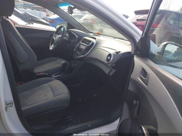 Chevrolet Sonic Fwd  1fl 5-door Image 11