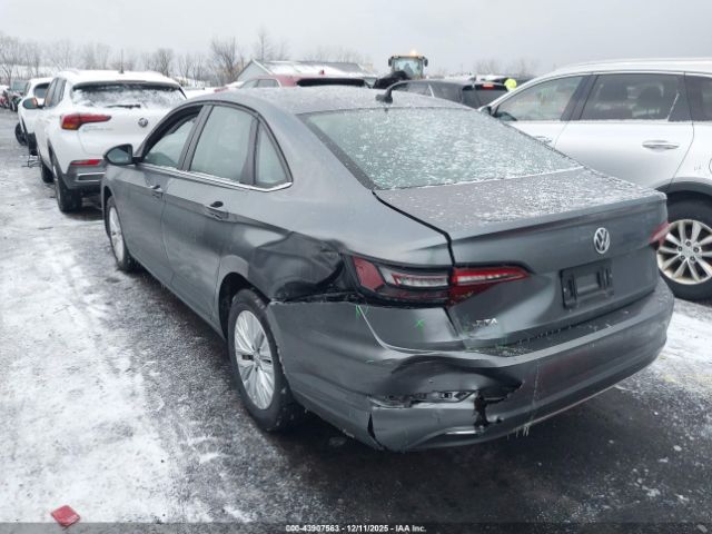 Volkswagen Jetta Image 2