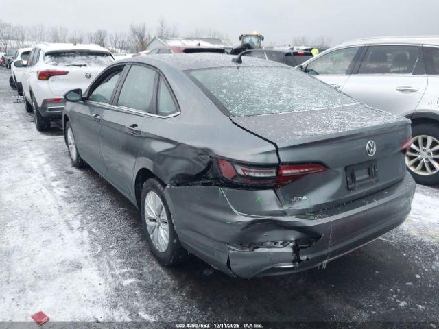 Volkswagen Jetta Image 2