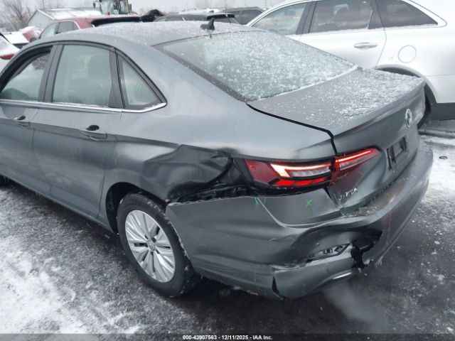 Volkswagen Jetta Image 3