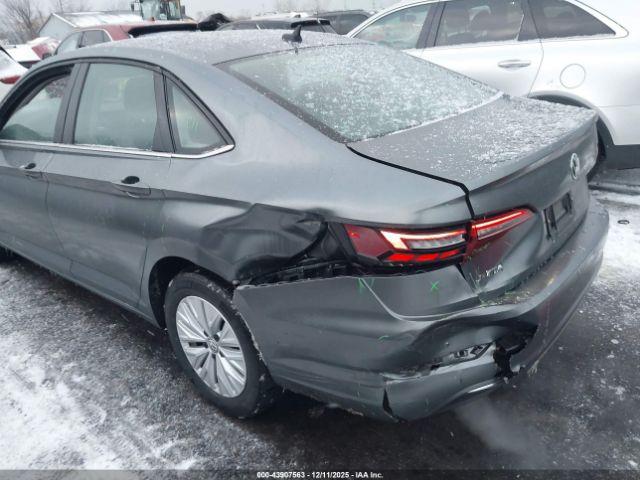 Volkswagen Jetta Image 3