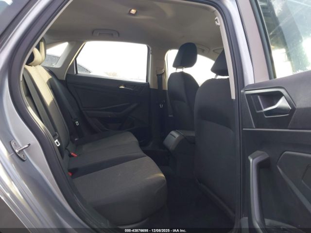 Volkswagen Jetta Image 4