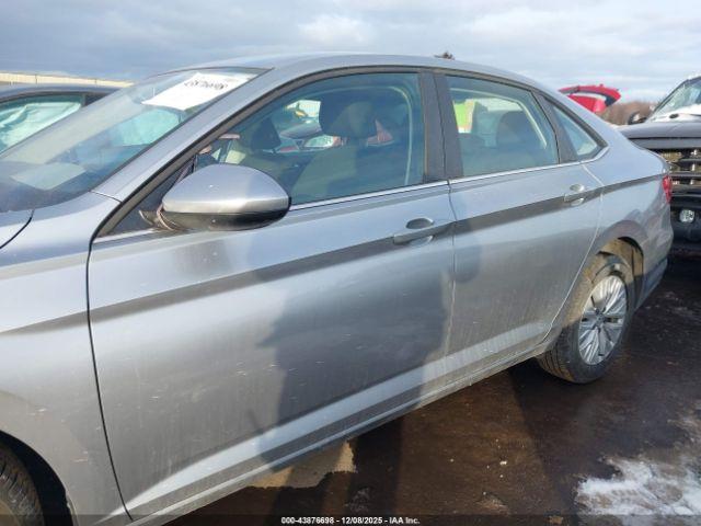 Volkswagen Jetta Image 2