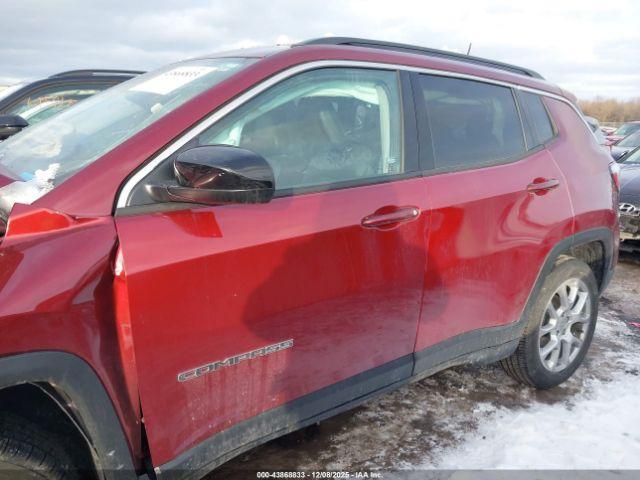 Jeep Compass Latitude Lux 4x4 Image 9