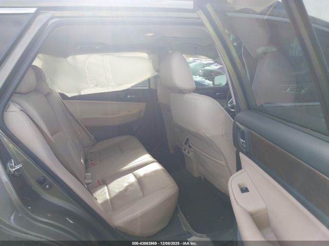 Subaru Outback 2.5i Limited Image 8