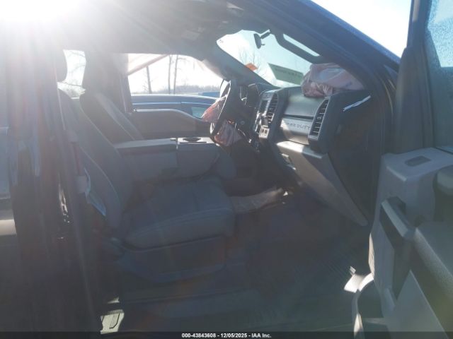 Ford F-250 Xl Image 9