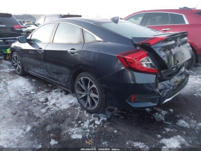 Honda Civic Touring Image 3