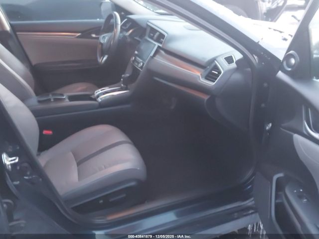 Honda Civic Touring Image 5