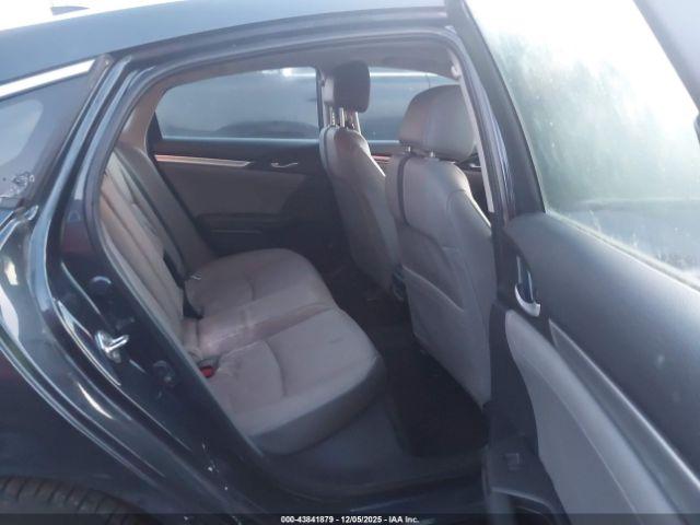 Honda Civic Touring Image 12