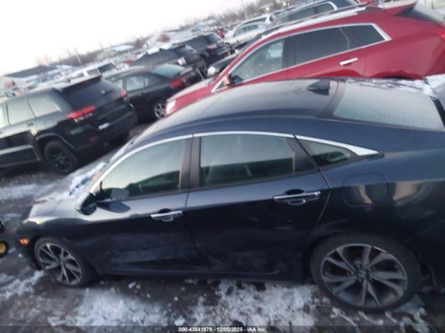 Honda Civic Touring Image 8