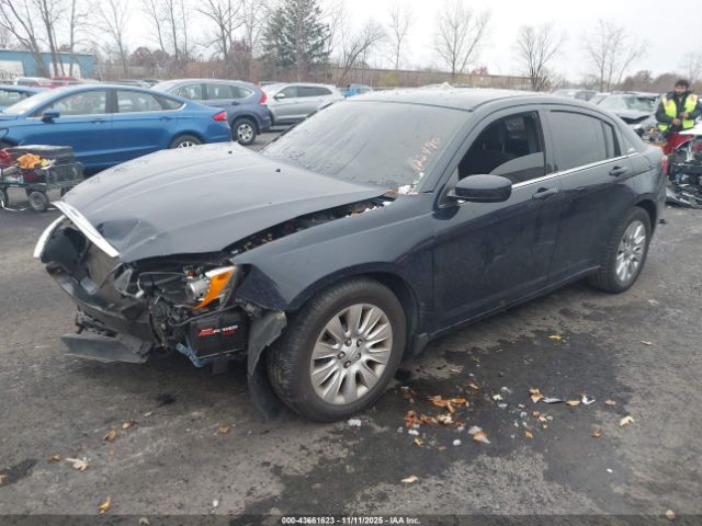 Chrysler 200 Lx Image 6