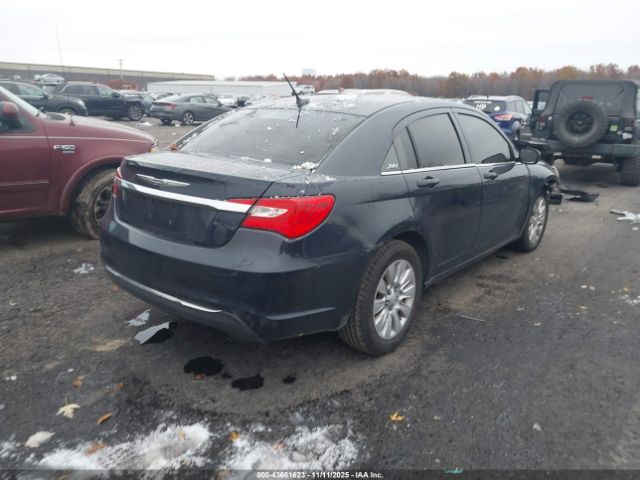 Chrysler 200 Lx Image 4