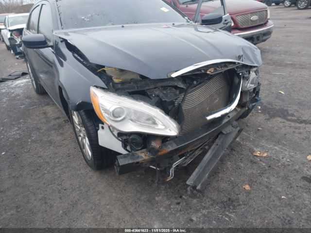 Chrysler 200 Lx Image 5