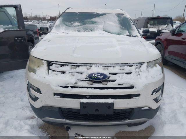 Ford Explorer Xlt Image 2