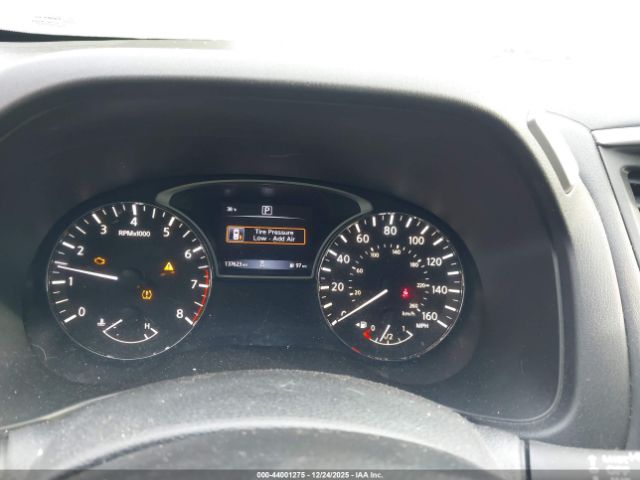 Nissan Pathfinder Sv Image 2