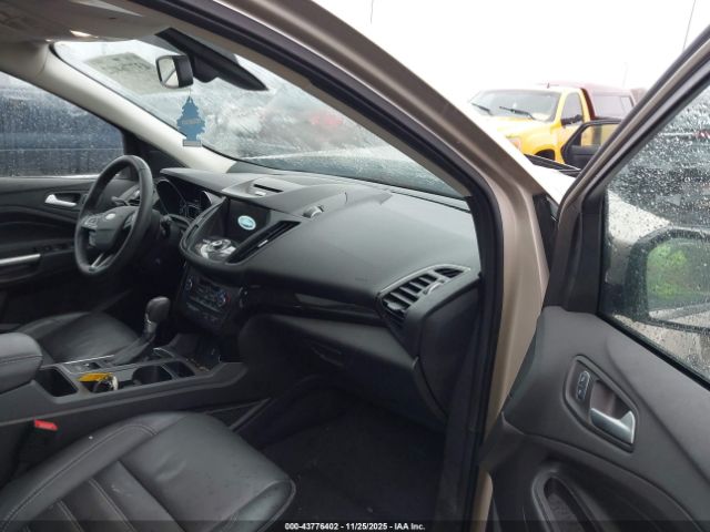 Ford Escape Titanium Image 7