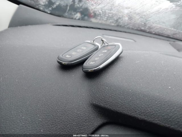 Ford Escape Titanium Image 14