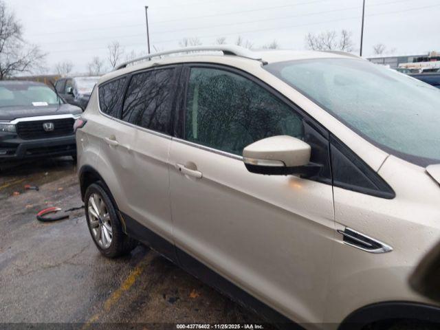 Ford Escape Titanium Image 17