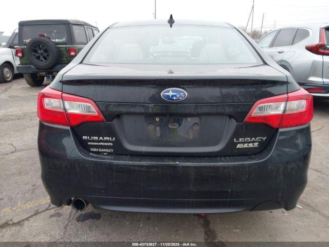 Subaru Legacy 2.5i Limited Image 10