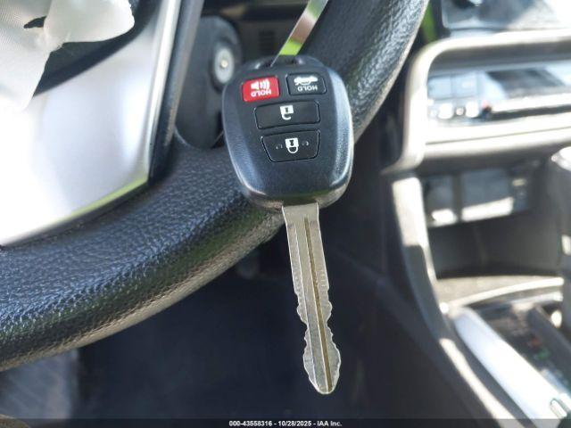 Toyota Corolla Le Image 3