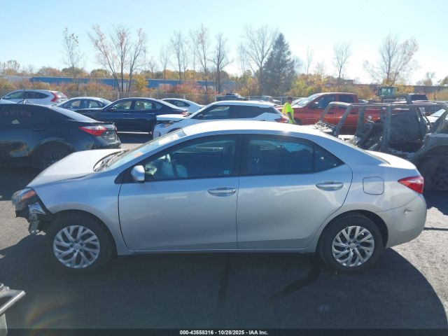 Toyota Corolla Le Image 10