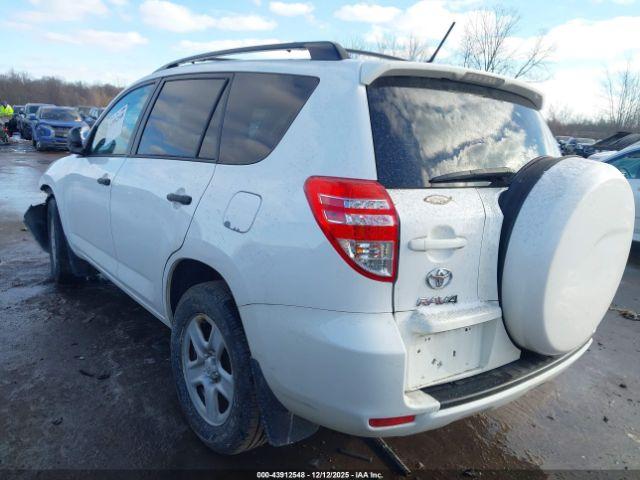 Toyota RAV4 Image 4