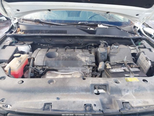 Toyota RAV4 Image 12