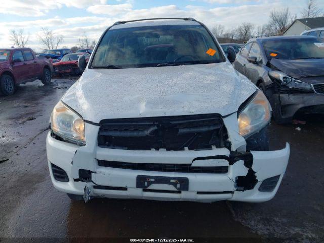 Toyota RAV4 Image 13