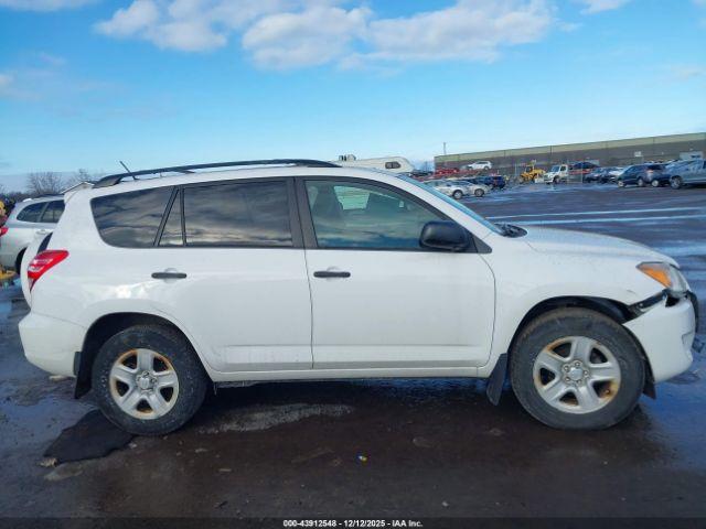 Toyota RAV4 Image 15
