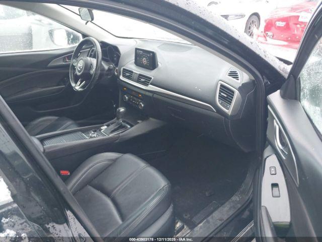 Mazda Mazda3 Touring Image 6