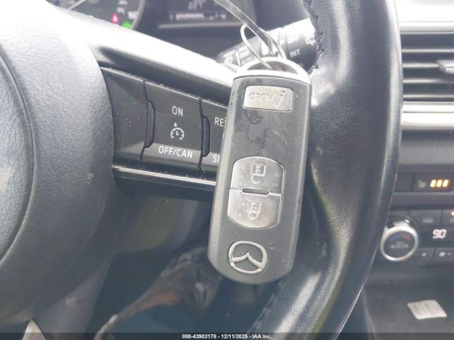 Mazda Mazda3 Touring Image 7