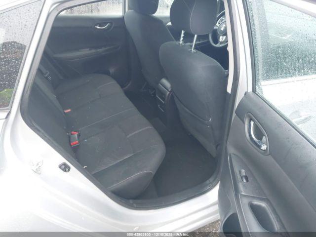 Nissan Sentra S Image 10