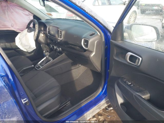 Hyundai VENUE Sel Image 2