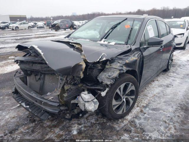 Subaru Legacy Premium Image 9