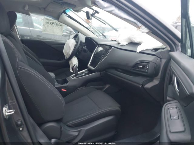 Subaru Legacy Premium Image 7