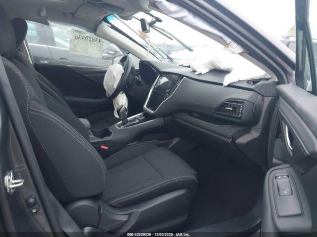 Subaru Legacy Premium Image 7