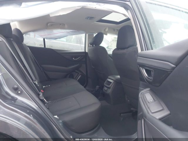 Subaru Legacy Premium Image 2