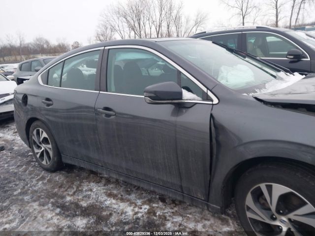 Subaru Legacy Premium Image 13