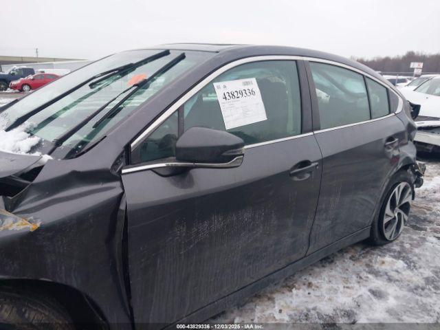 Subaru Legacy Premium Image 3