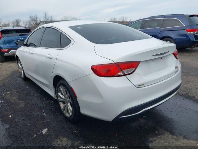 Chrysler 200 Limited Image 4