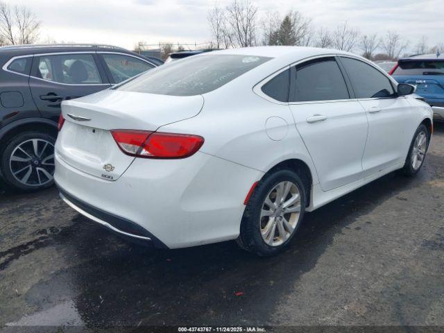 Chrysler 200 Limited Image 3