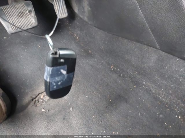 Chrysler 200 Limited Image 14