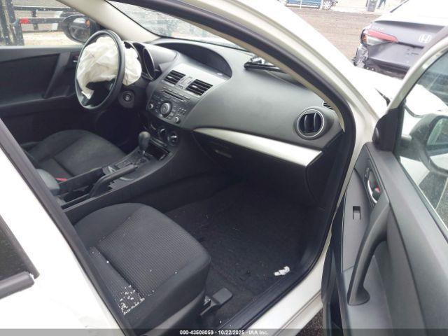 Mazda Mazda3 I Touring Image 5