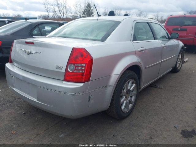 Chrysler 300 Touring Image 11