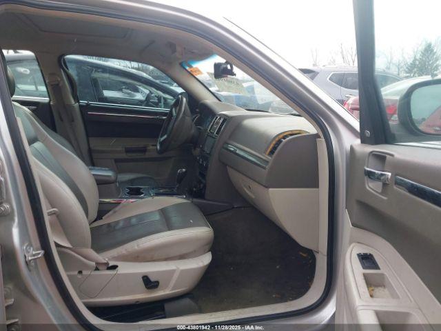 Chrysler 300 Touring Image 3