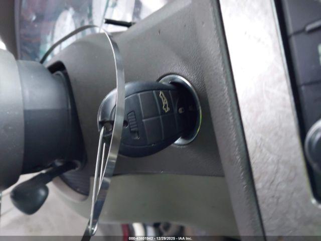 Chrysler 300 Touring Image 8