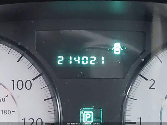 Chrysler 300 Touring Image 12