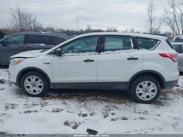 Ford Escape S Image 16