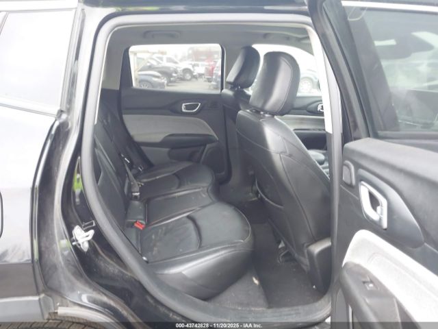 Jeep Compass Latitude Lux 4x4 Image 2